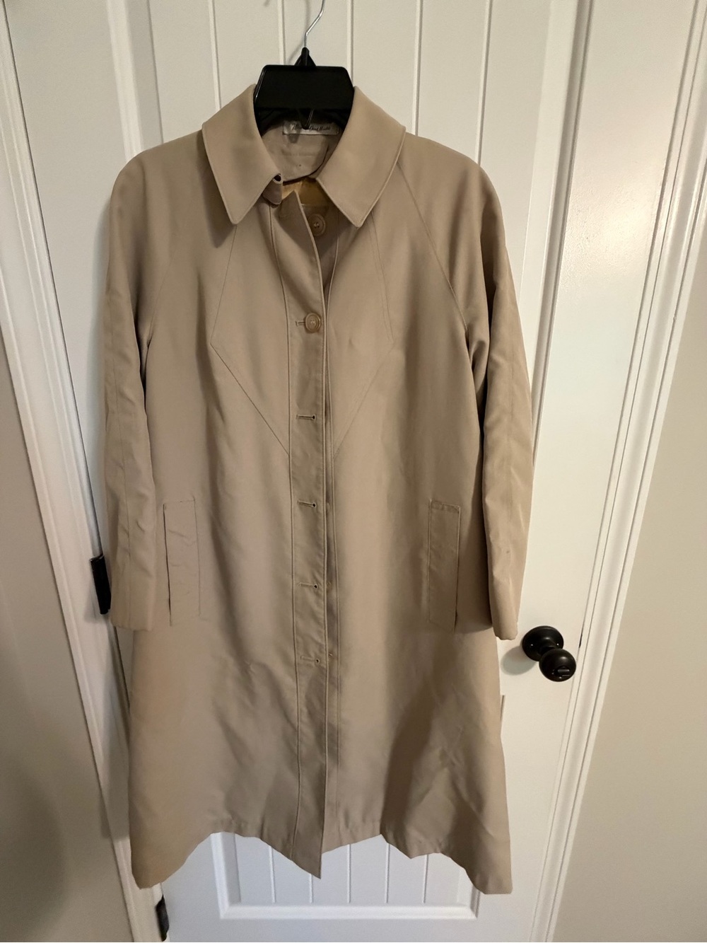 Vintage Women's Beige Trench Coat - Lightweight Classic Outerwear